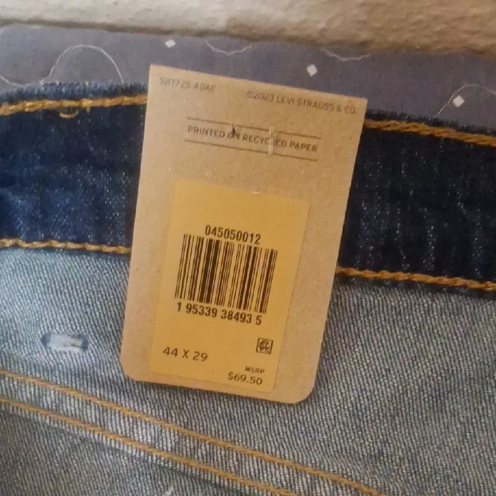 Levi's 505 Men's Dark Blue Straight Leg Jeans size 44 x 29 NWT